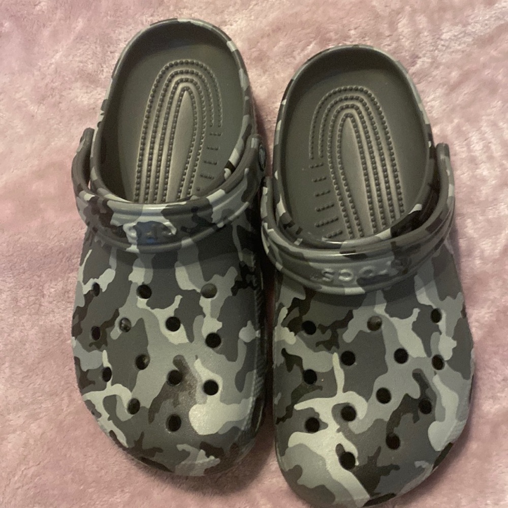 Womens black and grey camo crocs